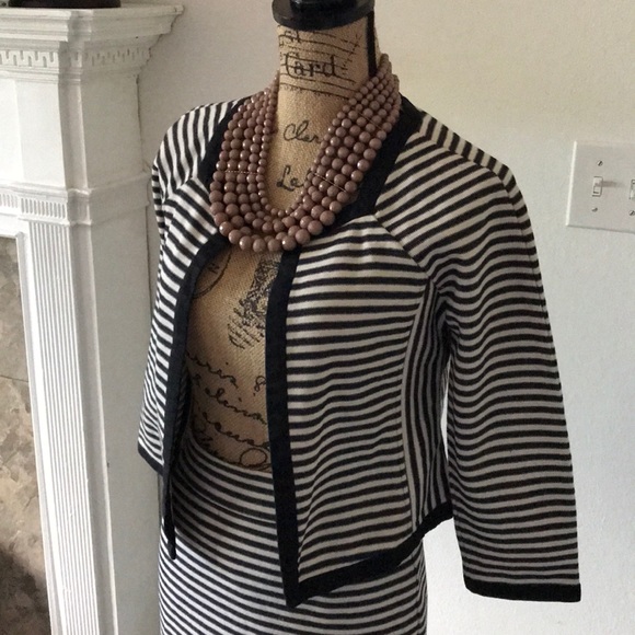 Striped all season suit - Picture 2 of 4